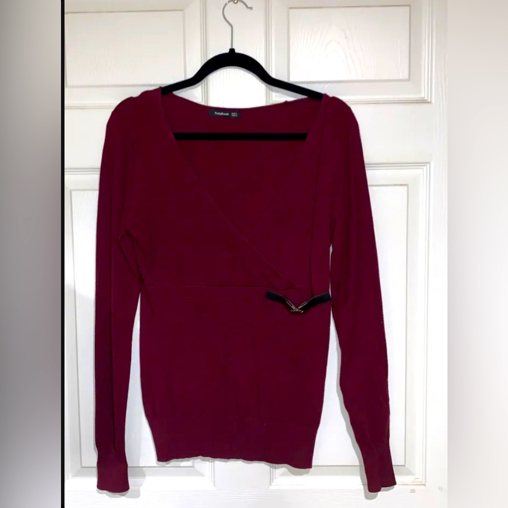 Patty Boutik Burgundy Deep V-Neck‎ Sweater Leather Buckle Sz Large